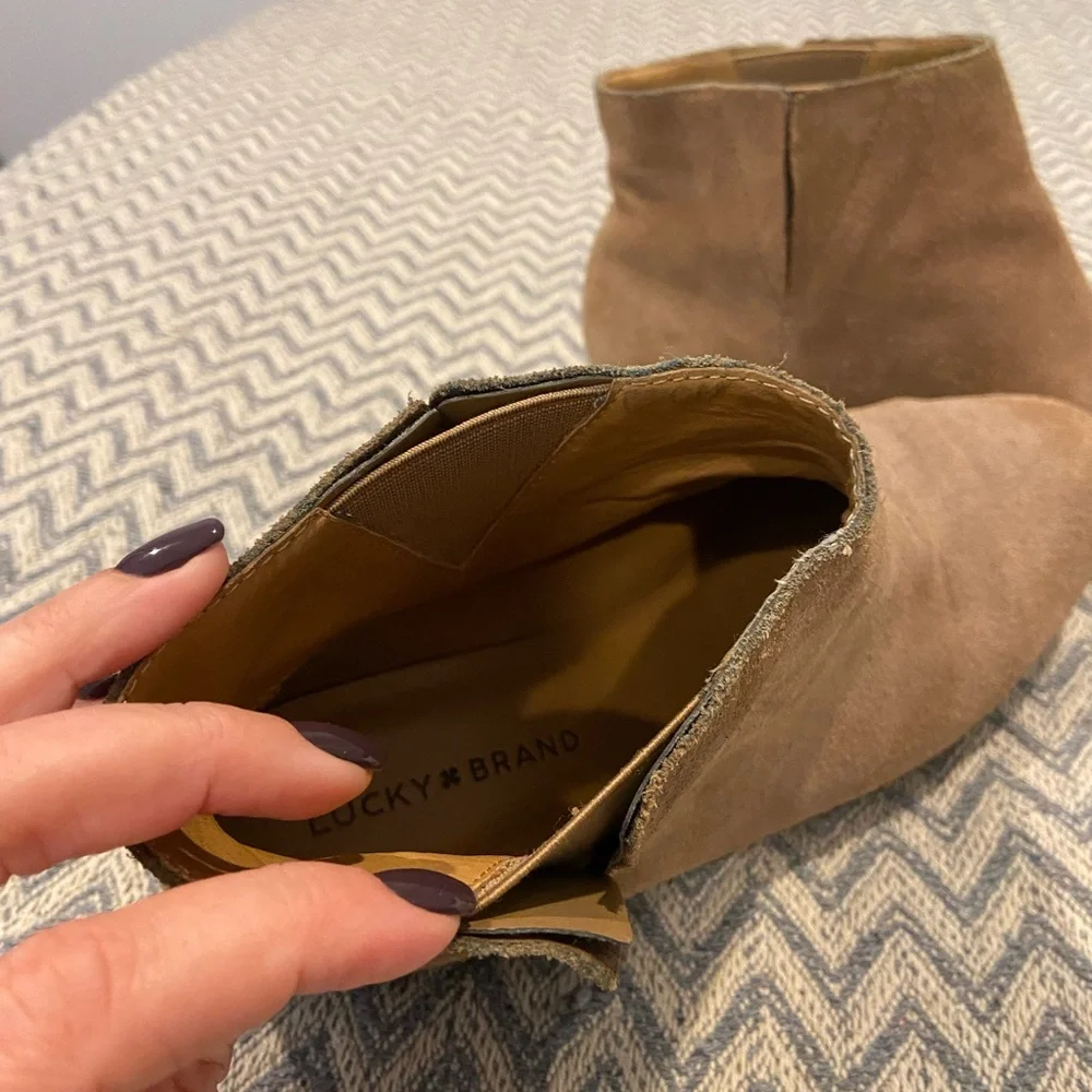 Lucky Brand Benissa Suede Ankle Boots in Carmel Brown – Size 10